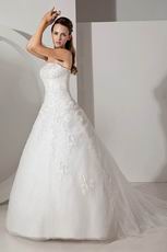 Classic Strapless Appliques Beading Ball Gown Wedding Dress Factory