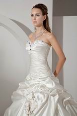 Inexpensive Sweetheart Crystal Corset Ivory Bridal Wedding Dress