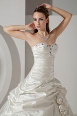 Inexpensive Sweetheart Crystal Corset Ivory Bridal Wedding Dress