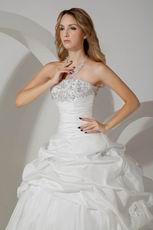 Casual Embroidery Ball Gown Cathedral Taffeta Bridal Wedding Gowns