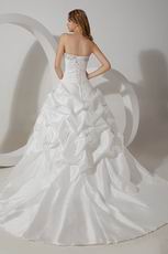 Casual Embroidery Ball Gown Cathedral Taffeta Bridal Wedding Gowns