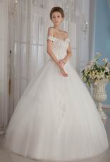 Fashionable Off The Shoulder Neck Appliqued Bridal Wedding Gown