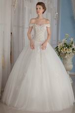 Fashionable Off The Shoulder Neck Appliqued Bridal Wedding Gown