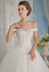 Fashionable Off The Shoulder Neck Appliqued Bridal Wedding Gown