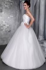 Elegant White Wedding Dress With Handmade Flower Decorate