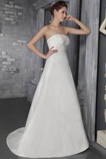 Simple Strapless Ivory Taffeta Bridal Gown With Applique