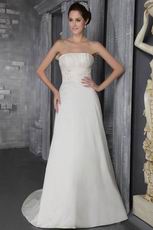 Simple Strapless Ivory Taffeta Bridal Gown With Applique