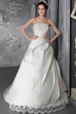 A-Line Strapless Taffeta Brand New Wedding Dress With Lace