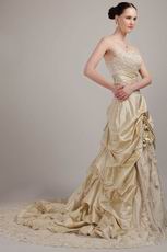 Handmade Flower Decorate Bridal Lace Wedding Dress In Champagne