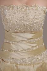 Handmade Flower Decorate Bridal Lace Wedding Dress In Champagne