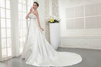 Elegant Strapless Beading Bodice A-line Stain Cream Bridal Gowns