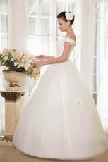 Hot Sale Off The Shoulder Ivory Wedding Dress With Applique