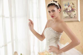 Noble Strapless Lace Up Cream Wedding Gown With Crystal