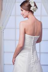 Glamorous Strapless Appliqued Ivory Chapel Lace Wedding Dress