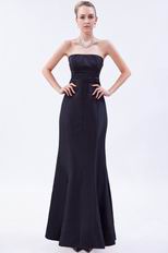 Inexpensive Strapless Black Taffeta Woman In Evening Gown