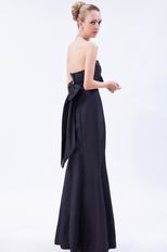 Inexpensive Strapless Black Taffeta Woman In Evening Gown