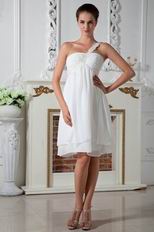 Lovely One Shoulder Girls In Graduation White Dress