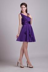 Purple V-neck Knee Length Graduation Dress With Flower