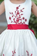 Wholesale Scoop Embroidery Belt A-line Flower Girl Dresses