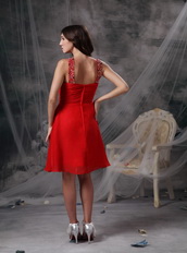 V-neck Knee-length Red Chiffon Beaded Prom Dress Short Knee Length Sexy