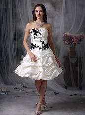 Strapless Lovely Ivory Short Prom Dress With Black Details Knee Length Sexy