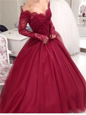 Portrait Puffy Skirt With Lace Border Decorate Quinceanera Cakes Burgundy