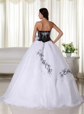 Black Bodice Strapless White Skirt Organza Dress For Quince Like Princess