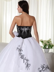 Black Bodice Strapless White Skirt Organza Dress For Quince Like Princess