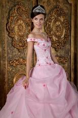 Cute Off Soulder Pink Organza Dress to Quinceanera Party Wear