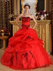 Pretty Scarlet Quinceanera Dress With Black Embroidery