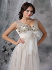 Beaded V-neck Champagne Lady Wear Prom Dress With Bow Inexpensive