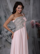 One Shoulder Beading Prom Dress Baby Pink Chiffon Fabric Inexpensive