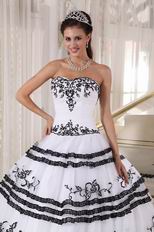 Elegant White Organza Quinceanera Party Dress With Black Embroidery