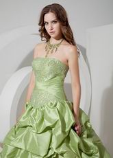 Spring Green Women In Prom Ball Gown Low Price