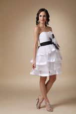 Layers Knee Length Skirt Prom Dress With Feather Flower Decorate