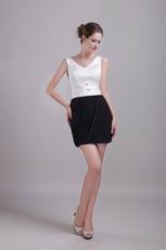 Mini-length White and Black Short Prom Dress Design With V-neck