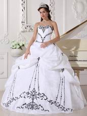 Noble White Military Ball Dress With Black Embroidery Decorate