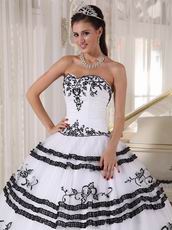 Sweetheart White Quinceanera Party Dress With Black Details