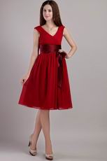 V-neck Knee-length Wine Red Chiffon Short Prom Dress With Sash