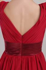 V-neck Knee-length Wine Red Chiffon Short Prom Dress With Sash