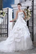 Beautiful Strapless Appliqued Wedding Gown With Beaded Decorate