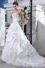 Beautiful Strapless Appliqued Wedding Gown With Beaded Decorate