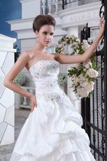 Beautiful Strapless Appliqued Wedding Gown With Beaded Decorate