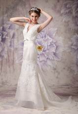 Modest V-neck Applique Lace Wedding Dress Manufacturer