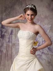 Strapless Lace Decorate Pretty Champagne Wedding Dress For Lady