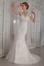 Elegant Trumpet V-Neck Mermaid Wedding Dress With Lace Emberllish