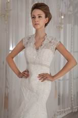 Elegant Trumpet V-Neck Mermaid Wedding Dress With Lace Emberllish