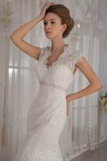 Elegant Trumpet V-Neck Mermaid Wedding Dress With Lace Emberllish