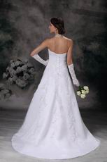 Discount A-line Halter White Wedding Bridal Dress With Applique