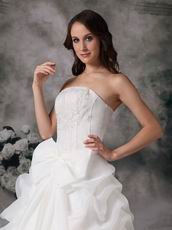 Romantic A-line Floor-length Wedding Dress With Bowknot